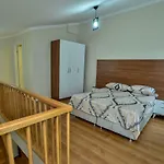 Royal-Gate Suite